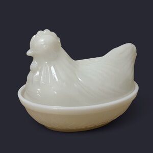 SOLD- Hazel-Atlas Milk Glass Hen on Nest Covered Dish 🐔